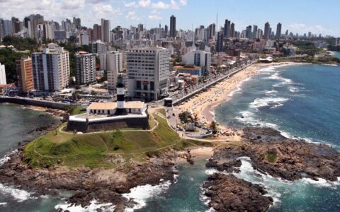 Imagem do post 4 destinos a poucas horas de Salvador que são melhores que Maldivas