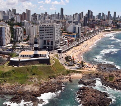 Imagem do post 4 destinos a poucas horas de Salvador que são melhores que Maldivas