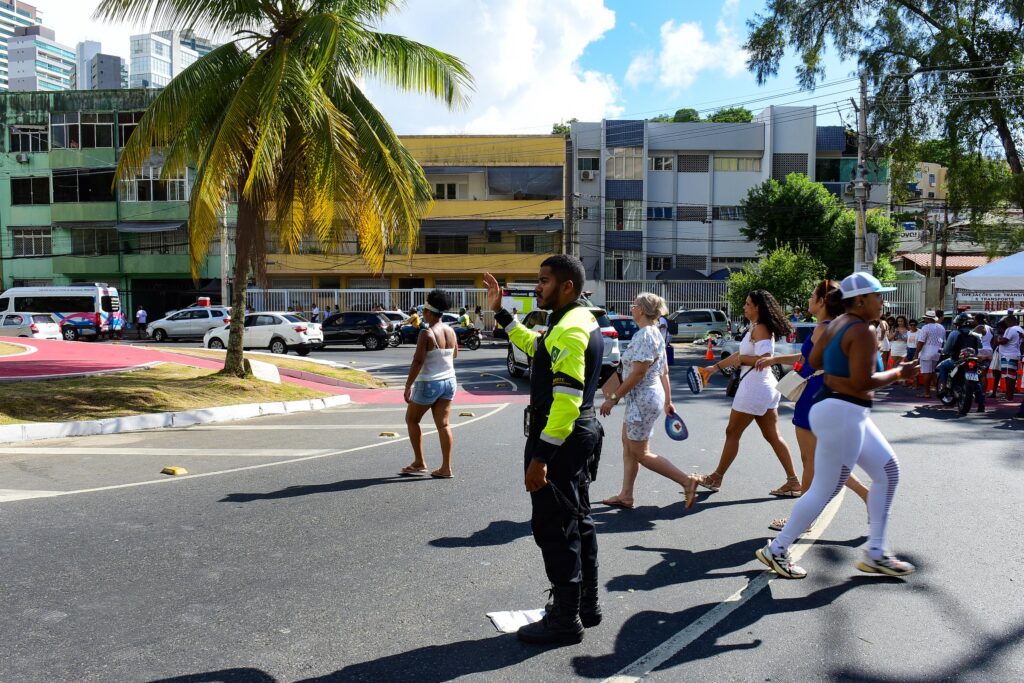 Confira mudanças no trânsito para Festa de Iemanjá nesta segunda-feira (2)