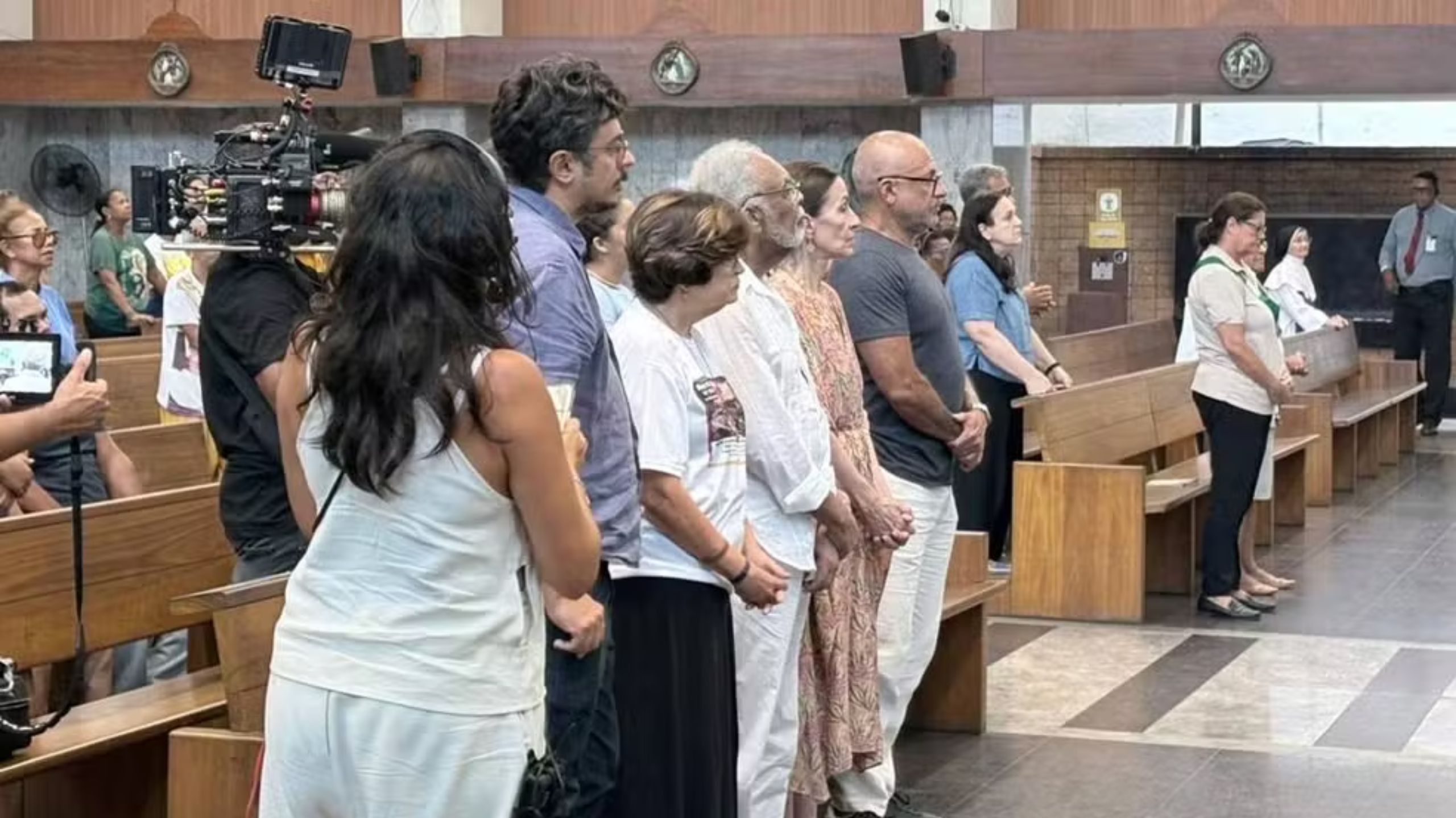 Gilberto Gil chora em missa dedicada à  Preta Gil em Salvador