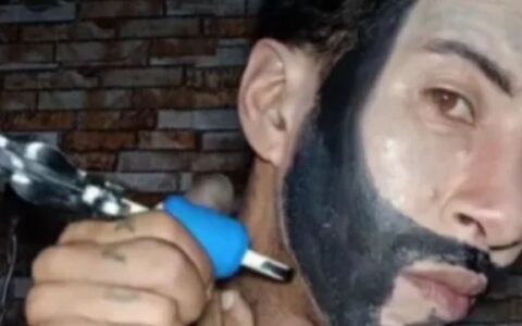 Imagem do post Fã tatua o próprio rosto para ficar parecido com Gusttavo Lima