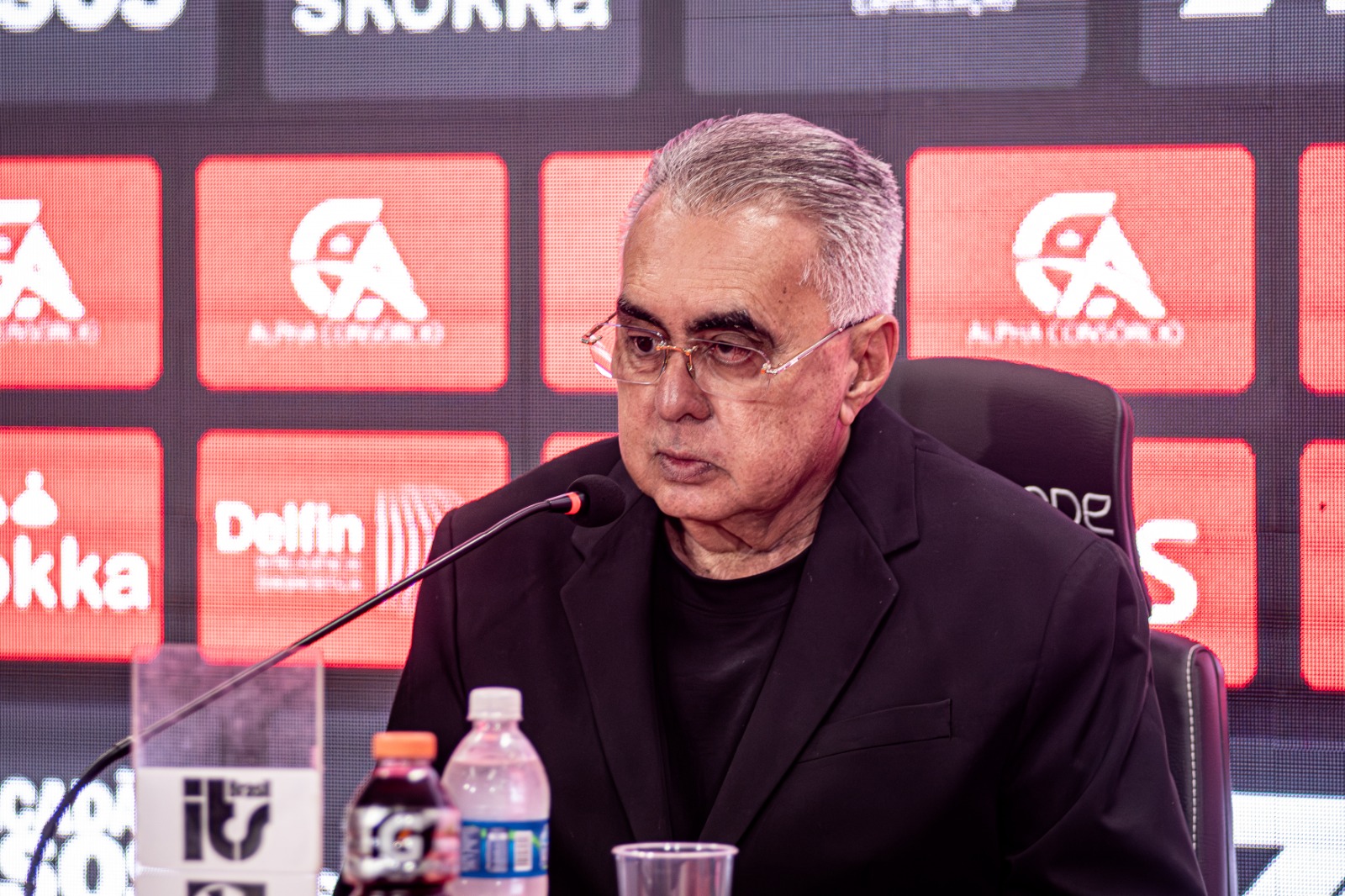 Novo diretor de futebol do Vitória revelou que time precisa de mais quatro ou cinco peças