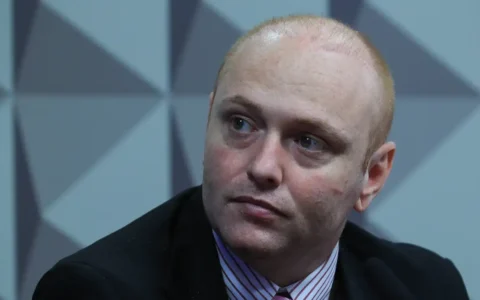 Imagem do post Moraes autoriza regime semiaberto para hacker que invadiu sistema do CNJ