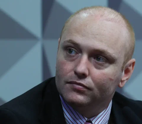 Imagem do post Moraes autoriza regime semiaberto para hacker que invadiu sistema do CNJ