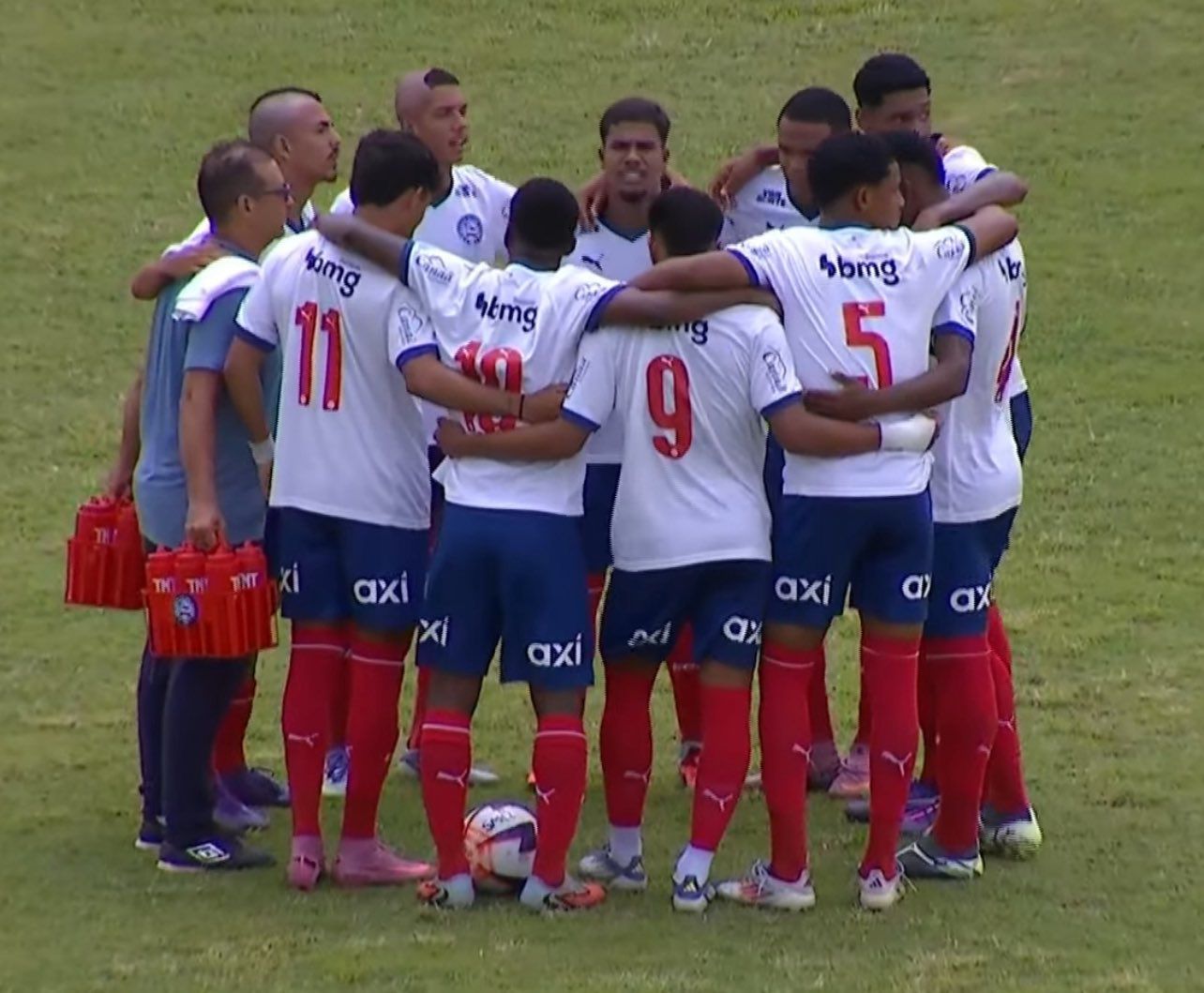 Garotada do Bahia antecipa estreia do BMG como novo patrocinador em 2026