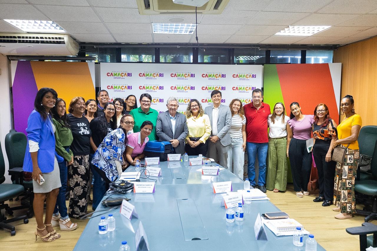 Prefeitura de Camaçari se reúne com ativistas e anuncia avanços históricos na causa animal