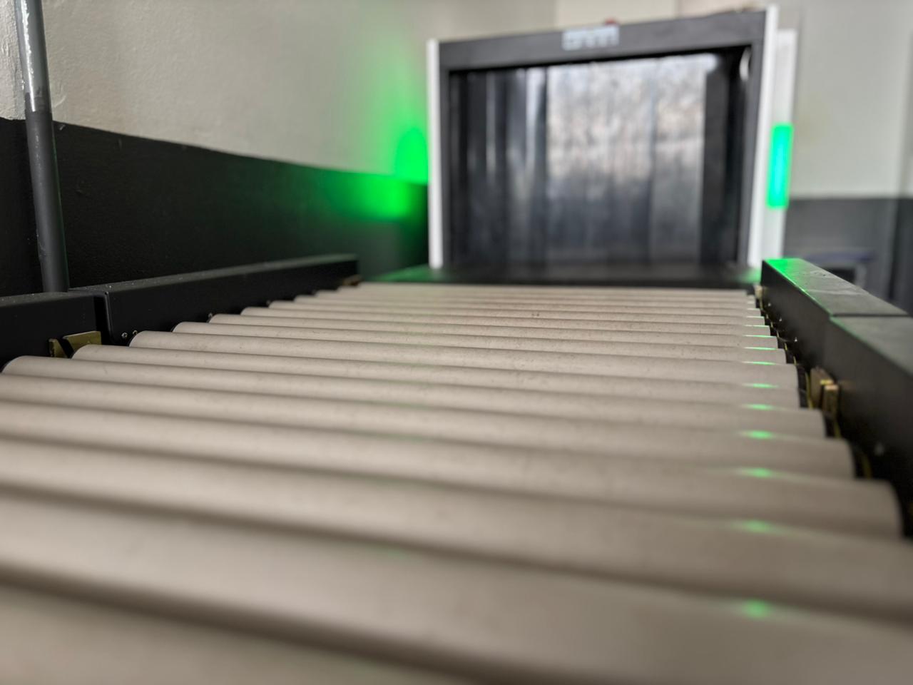 BodyScan impede entrada de mais de 5 kg de drogas em presídios baianos em 2025