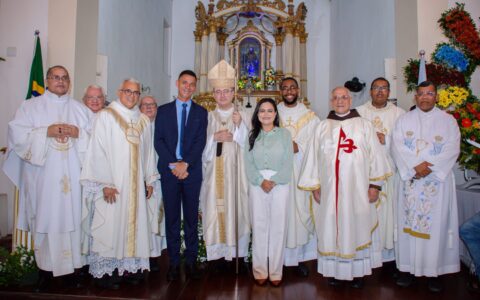 Imagem do post Prefeita Débora Regis participa de missa solene e emociona fiéis na festa do Padroeiro Santo Amaro de Ipitanga