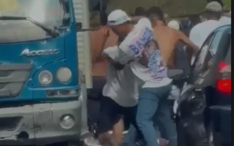 Imagem do post Membros da Bamor espancam possível torcedor da TUI