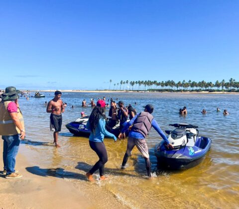 Imagem do post Prefeitura intensifica fiscalização em Barra do Jacuípe e reforça segurança no Verão Conectado