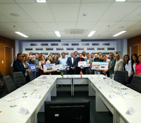 Imagem do post Jerônimo Rodrigues discute investimentos em Muquém do São Francisco com prefeito Ailson Selis