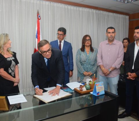Imagem do post Luciano Ribeiro toma posse como deputado estadual na ALBA após morte de Alan Sanches