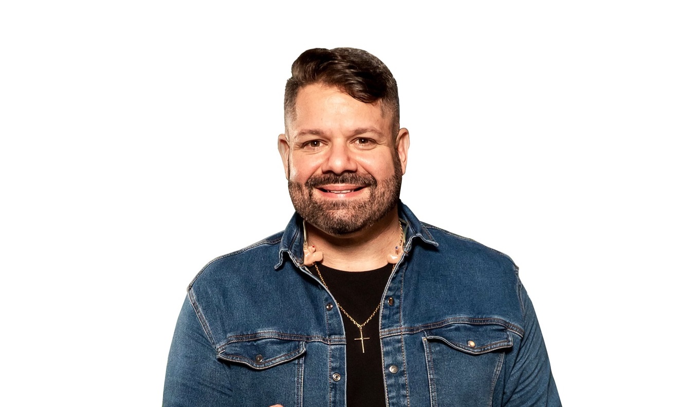 Danniel Vieira agita o verão baiano com novo hit