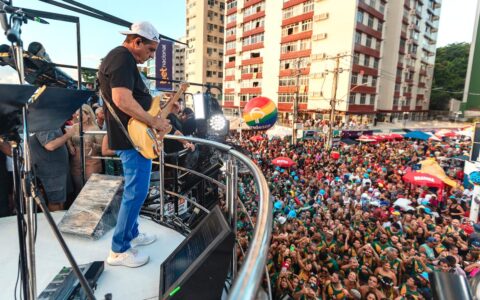 Imagem do post 23º desfile do Bloco Me Abraça promete conexão e alegria