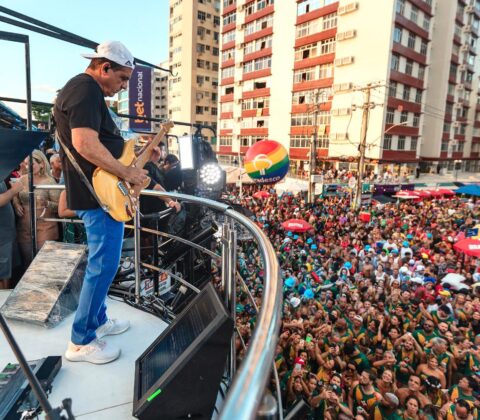 Imagem do post 23º desfile do Bloco Me Abraça promete conexão e alegria