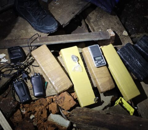 Imagem do post Polícia prende três suspeitos de tráfico de drogas no Centro Histórico