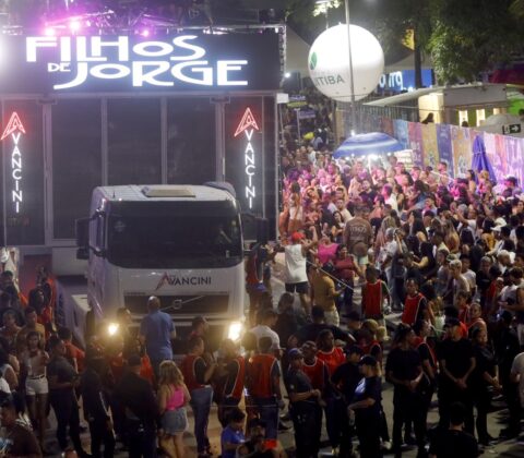 Imagem do post Itabuna volta a ferver: Carnaval antecipado reúne multidão e marca retorno histórico da festa