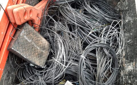 Imagem do post Operação Gatonet remove 50 toneladas de cabos irregulares em apenas 20 dias na Bahia