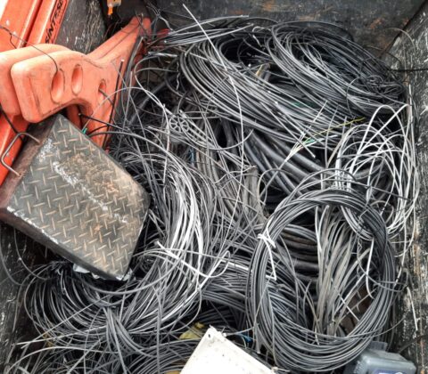 Imagem do post Operação Gatonet remove 50 toneladas de cabos irregulares em apenas 20 dias na Bahia