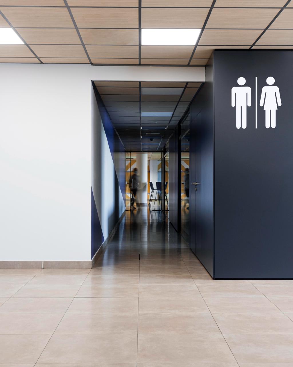 Banheiro unissex vira infração em escolas e pode render multa de R$ 10 mil