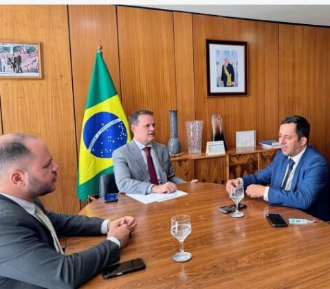 Imagem do post “Garantir que políticas públicas cheguem a quem mais precisa“, afirma Júlio Pinheiro sobre reunião com prefeitos baianos