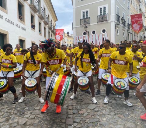 Imagem do post “Tudo começa e termina com música”: Olodum leva batida dos tambores a ação de Carnaval e futebol