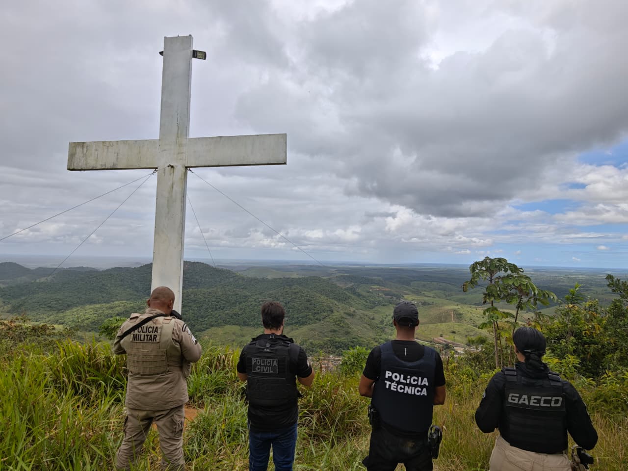 Cemitério clandestino é identificado no extremo sul da Bahia