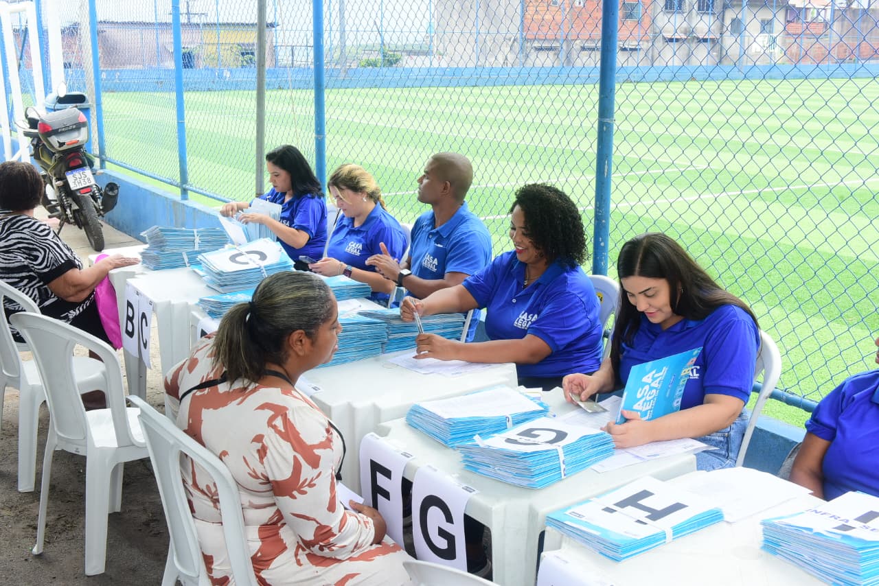 Prefeitura entrega quase 5 mil escrituras em Paripe e muda a vida de milhares de famílias no Subúrbio