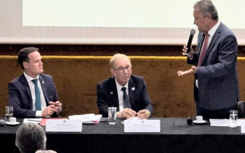 Imagem do post Rui Costa e Júlio Pinheiro discutem propostas para avanço das cidades baianas: “Escuta ativa e colaborativa”