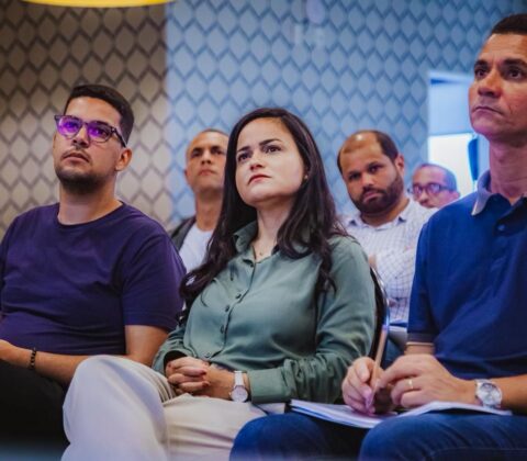 Imagem do post Prefeita Débora Regis reúne secretariado e define prioridades do plano de governo para 2026