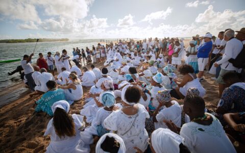 Imagem do post Iemanjá 2026: Tradição Afro-brasileira na Praia de Buraquinho
