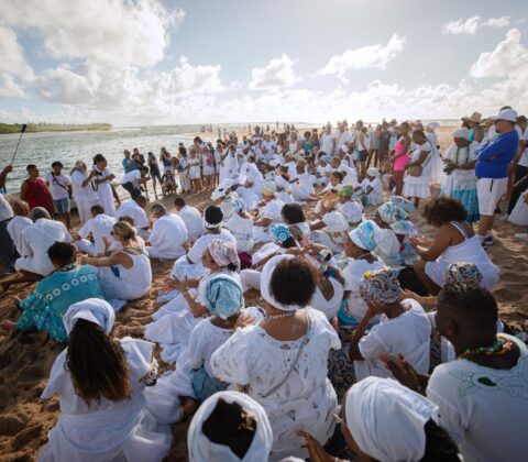 Imagem do post Iemanjá 2026: Tradição Afro-brasileira na Praia de Buraquinho