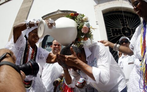 Imagem do post Governador celebra a fé e tradição baiana na chegada à Basílica do Senhor do Bonfim