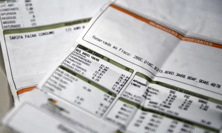 Conta de luz mais barata: governo libera desconto de 11,8% para famílias de baixa renda