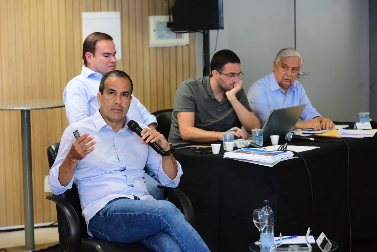 Bruno Reis coordena 1ª reunião do Plano Estratégico 2025-2028