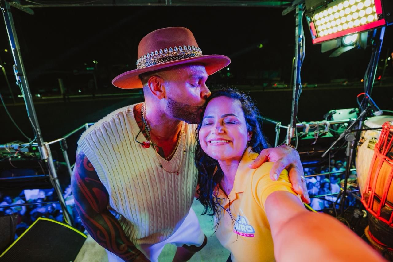 Prefeita Débora Regis celebra estreia histórica da Mica Lauro 2026 e destaca legado cultural de Lauro de Freitas