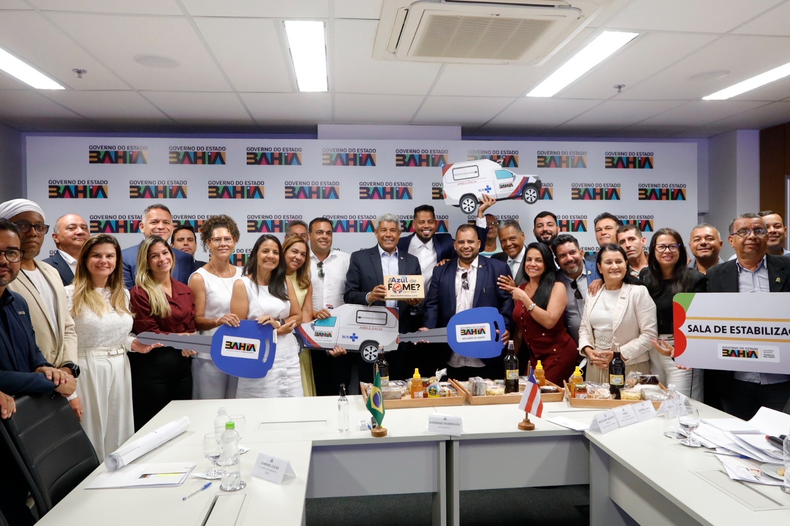 Santa Cruz da Vitória: Jerônimo e prefeito discutem obras estratégicas