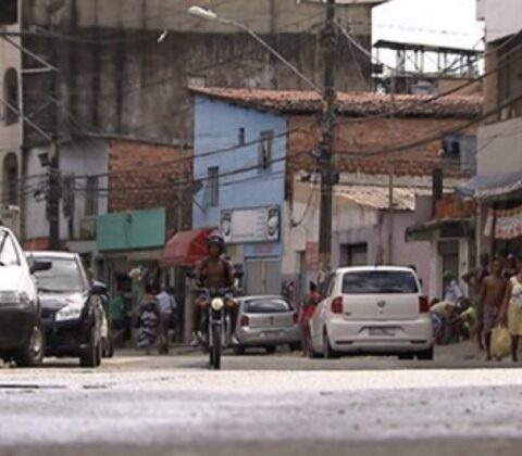Imagem do post BDM sufocado: Operação no Vale da Muriçoca deixa traficante baleado e câmeras são desmontadas