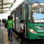 Pix e cartão direto no ônibus? Projeto de lei quer mudar a forma de pagar a passagem em Salvador