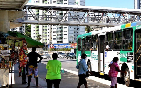 Imagem do post Jovem rouba ônibus na Av. ACM e acaba preso