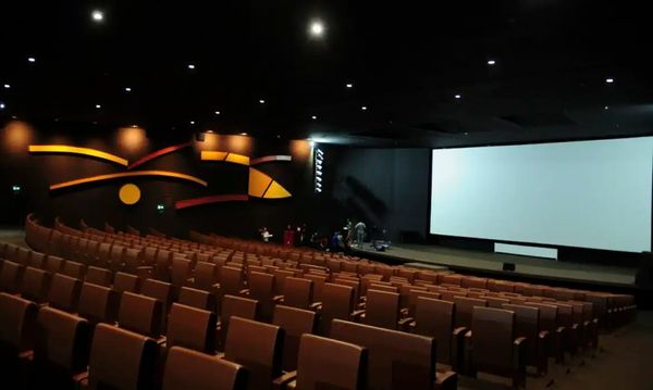 Cinema paga multa: lei obriga sessões a começarem no horário em Salvador