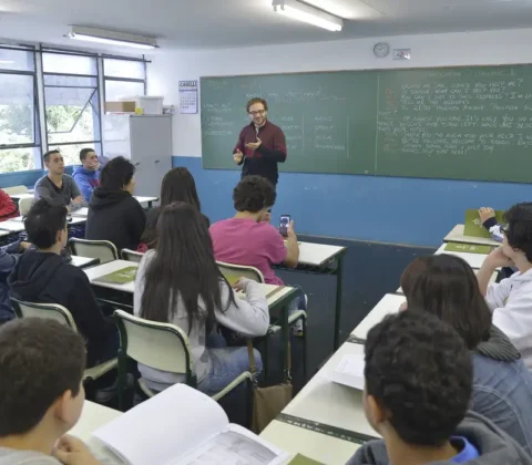 Imagem do post Mais dinheiro na conta: piso dos professores é reajustado e passa dos R$ 5 mil