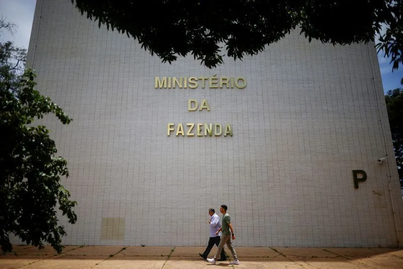 Ministério da Fazenda reduz previsão de crescimento do Brasil