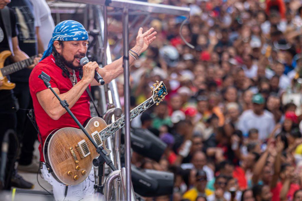 Trio trava no meio da folia e Bell Marques dispara no circuito Dodô: “Todo ano é a mesma coisa”