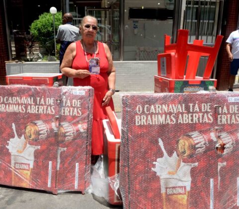 Imagem do post Carnaval de Salvador: ambulantes recebem kits com transporte e alimentação gratuita