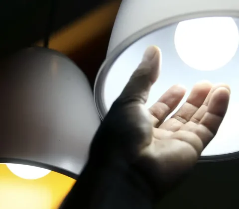 Imagem do post Conta de luz sem cobrança extra: Aneel mantém bandeira verde em março