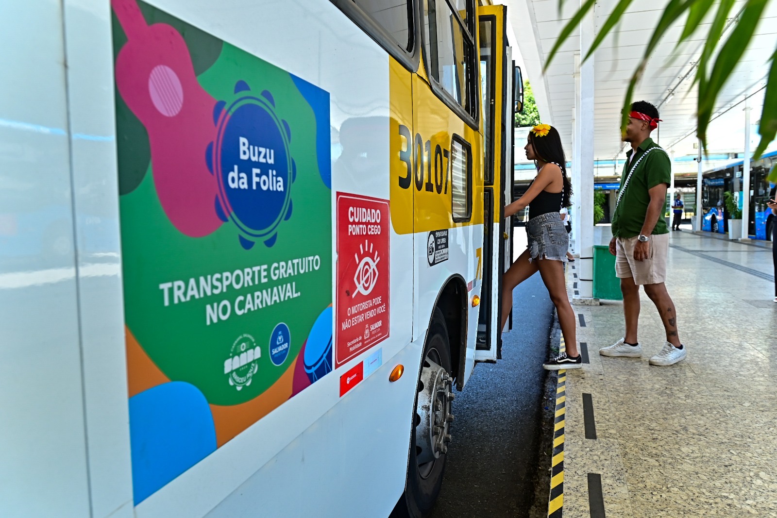 Buzu da Folia: prefeitura lança ônibus gratuito para quem vai ao Carnaval de Salvador