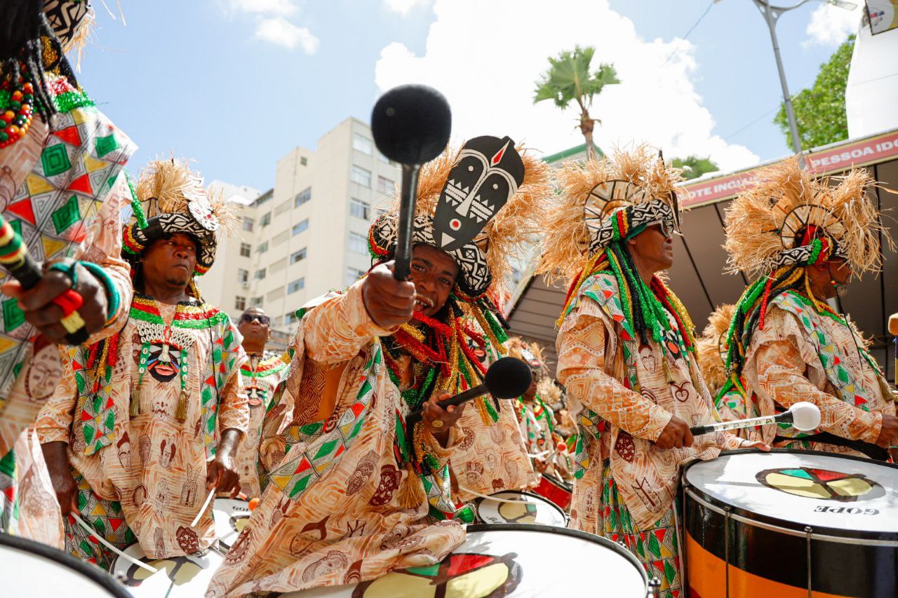 Pipoca do Olodum toma o Campo Grande e arrasta multidão no Carnaval