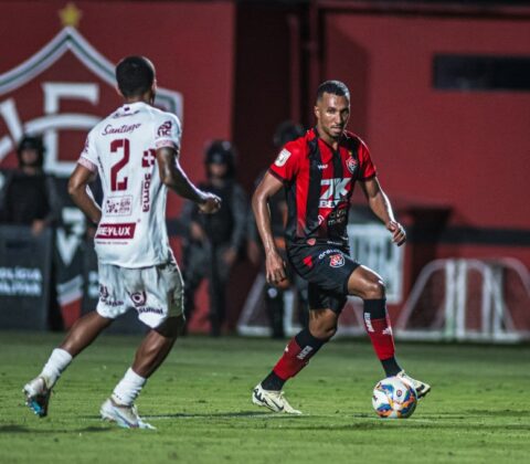Imagem do post Reprovado nos exames, atacante tem transferência cancelada e volta para o Vitória 
