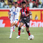 Empate do Vitória garante vantagem decisiva ao Bahia no campeonato